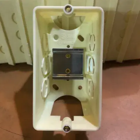 Hộp Đế Âm Ray Sino SG100/M - Lắp Mặt Át Kiểu M