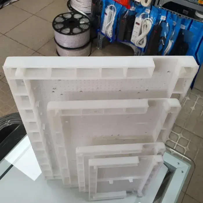 Táp Lô Nhựa Lắp Bảng Điện, Mạch Điện (Nhiều kích cỡ)