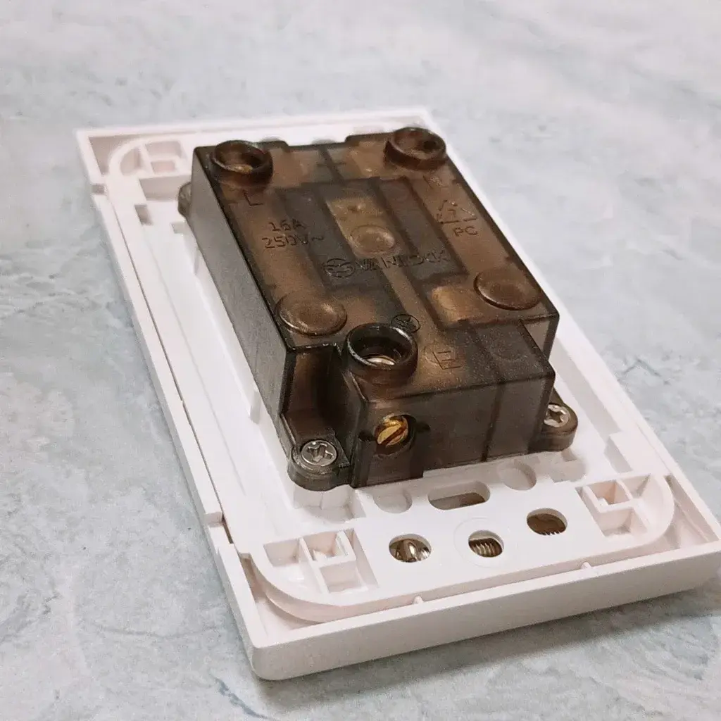 Mặt 2 Ổ 3 Chấu Sino Vanlock S18UE2