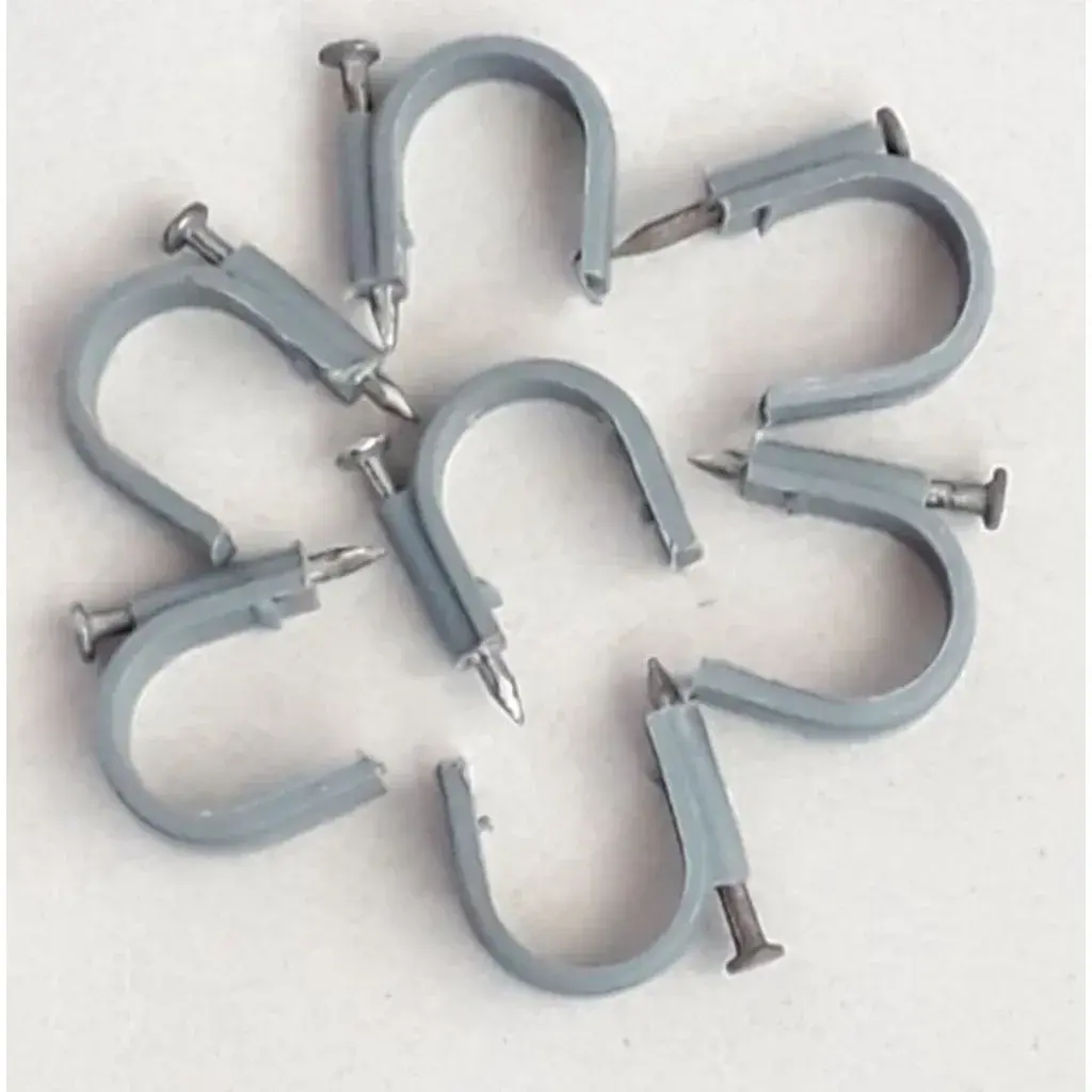 Móc đóng ống nhựa kèm đinh