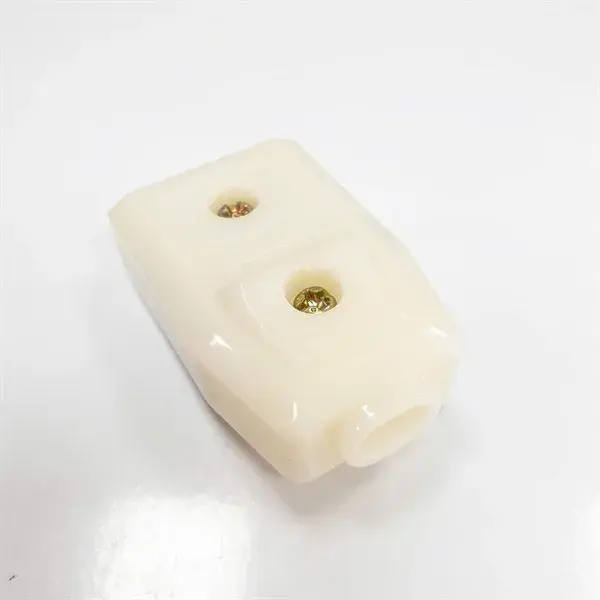 Phích Âm Chống Vỡ SOPOKA P5 là phích cái (âm) chịu tải tối đa 2000W